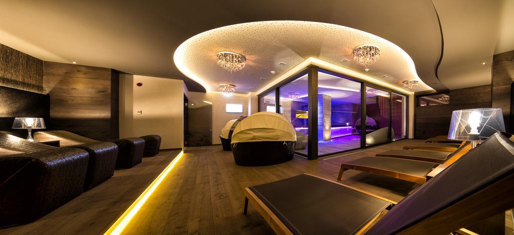 Hotel Ideal Park Laives Esterno foto